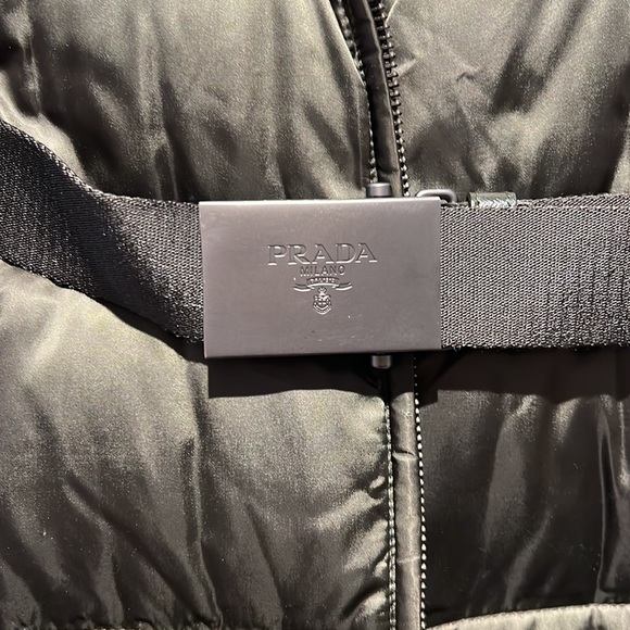 Elegant puffer coat size 40 Italy so 36 French and US 4 - Picture 4 of 8